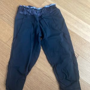 Lulelemon black high rice drawcord waist crop “23 inch in seam